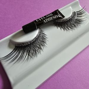 False eyelashes 10 pack of Régine with adhesive. 100% Human Hair.